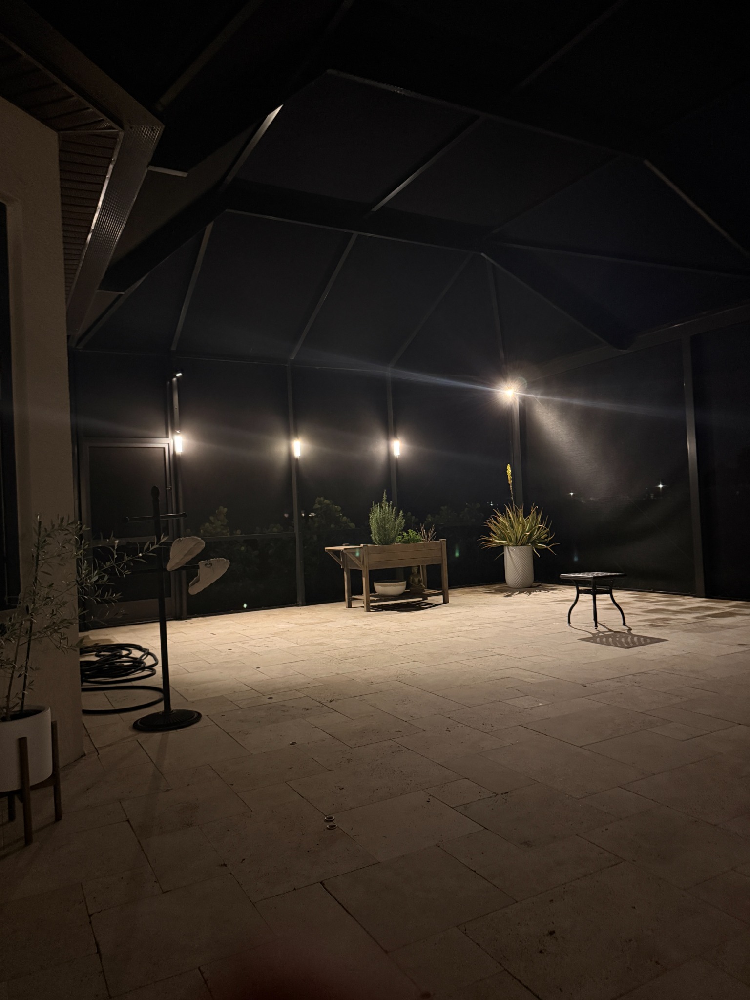 Lanai lighting patio